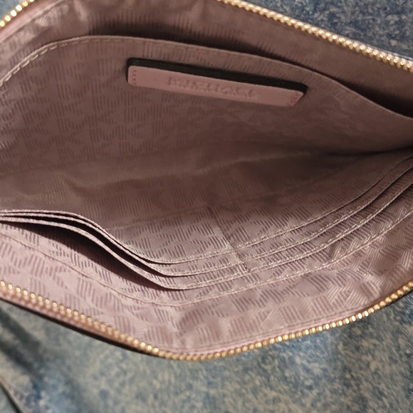 Michael Kors Ballet Pink Jet Set - Picture 5 of 5